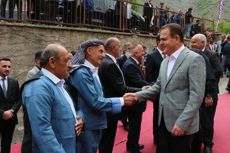 Hakkaride İranlı geline 2,5 kilo altın, damada 5 milyon lira takıldı