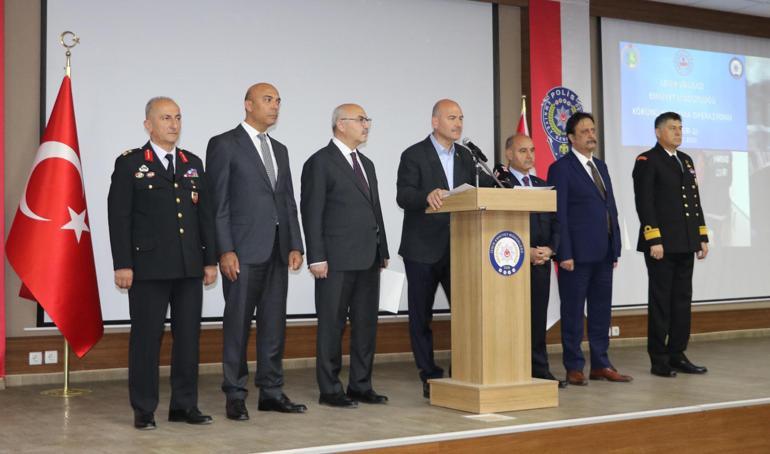 Bakan Soylu: İzmirdeki 2nci Kökünü Kurutma Operasyonunda 310 şüpheli gözaltına alındı