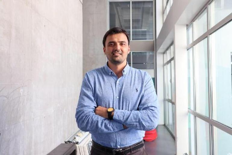 İzmirli sörfçü Cavite Fransadan madalya