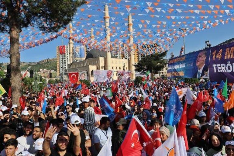 Cumhurbaşkanı Erdoğan: Terör örgütünden tefecisine, hepsi ellerini ovuşturarak bekliyor