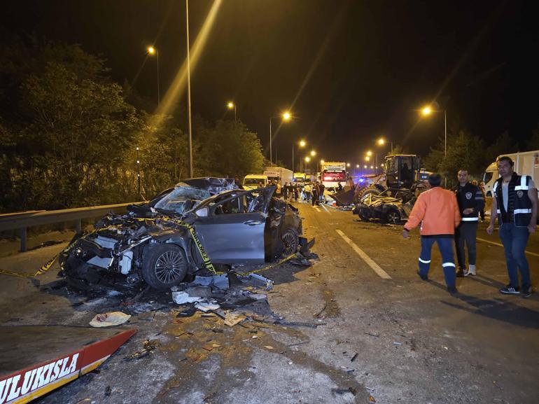 Adanada zincirleme trafik kazası: 7 ölü, 7 yaralı
