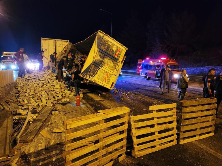 Adanada zincirleme trafik kazası: 7 ölü, 7 yaralı