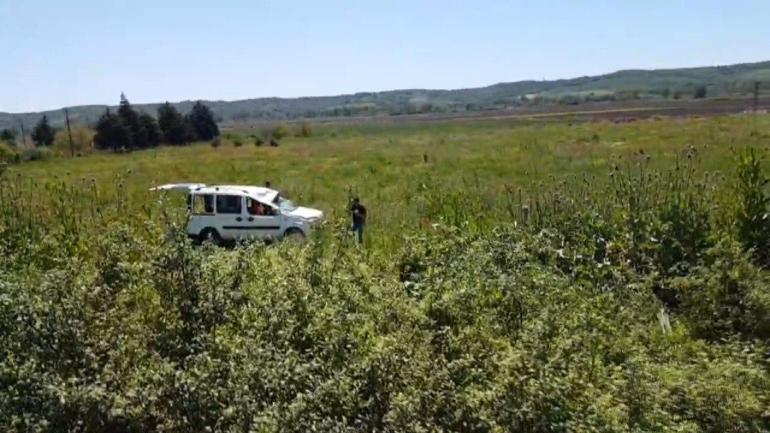 Tarlaya devrilen araçtaki 6 kişi yaralandı