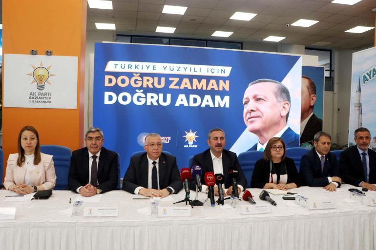 Abdülhamit Gül: Sözde demokrasi dersi verenlere Türkiye sandıkta cevap verdi