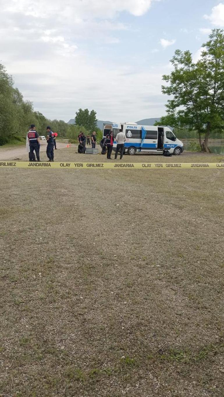 Bilecikte otomobil göle uçtu: 3 ölü, 2 yaralı