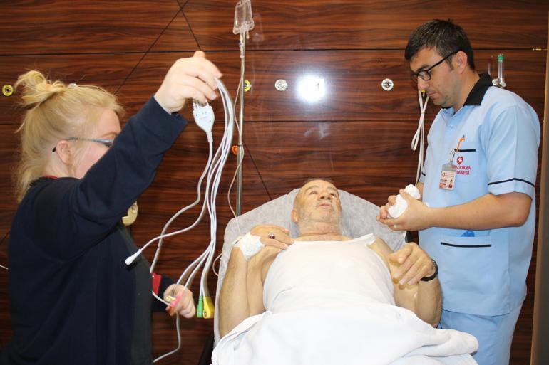 Otobüs şoförü, kalp krizi geçiren yolcuyu hastaneye yetiştirdi