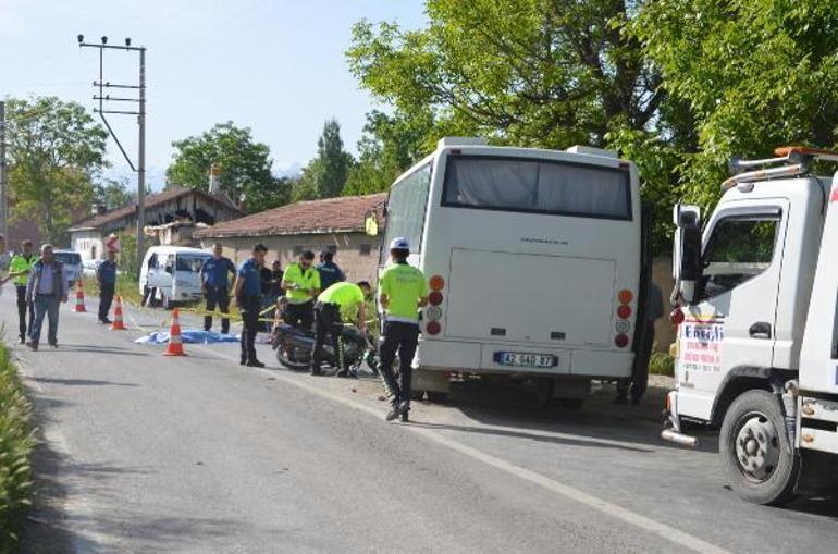 Konyada midibüs ile çarpışan motosikletteki 2 liseli öldü