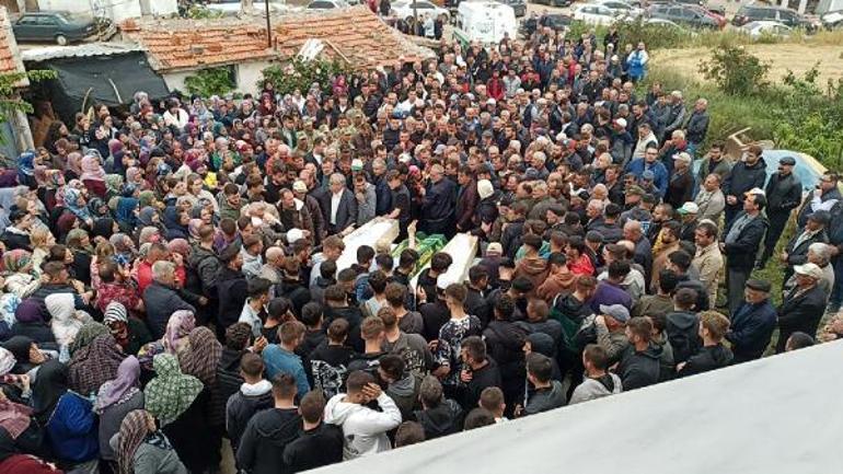 Amatör lig futbolcusu ve babası, kalp krizi geçirerek hayatlarını kaybetti