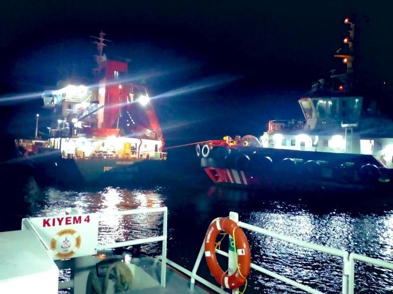 Marmara Adası açıklarında karaya oturan gemi, 3 saatte kurtarıldı