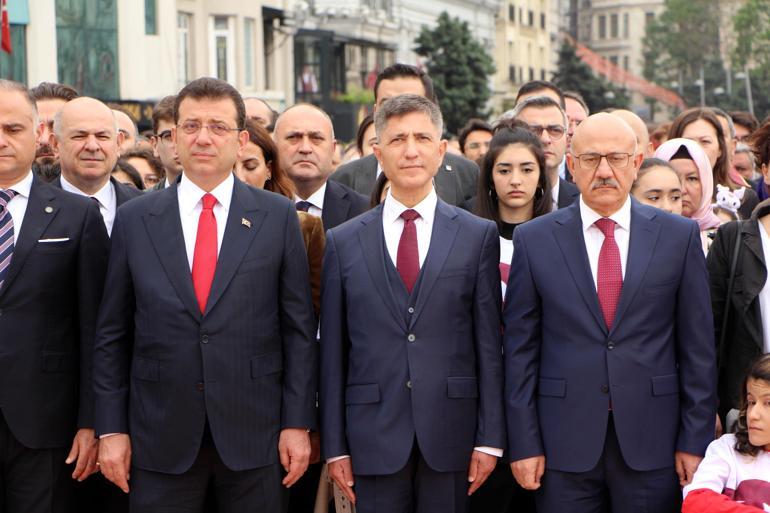 Taksim Cumhuriyet Anıtı’nda 19 Mayıs töreni