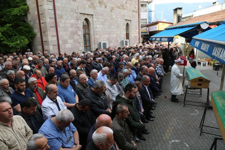 Kalbine yenik düşen Dünyanın en uzun burunlu insanı, son yolcuğuna uğurlandı