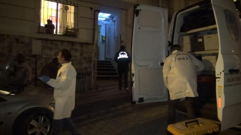 Esenyurtta gasp şüphelisi polisten kaçarken çatıdan düştü