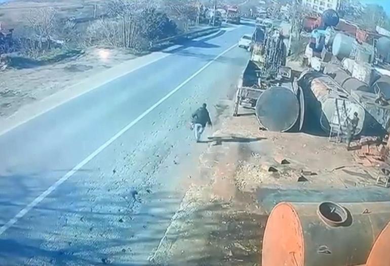 Küçükçekmecede kendilerini polis olarak tanıtıp 200 bin lira çaldılar