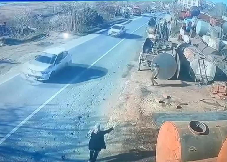 Küçükçekmecede kendilerini polis olarak tanıtıp 200 bin lira çaldılar