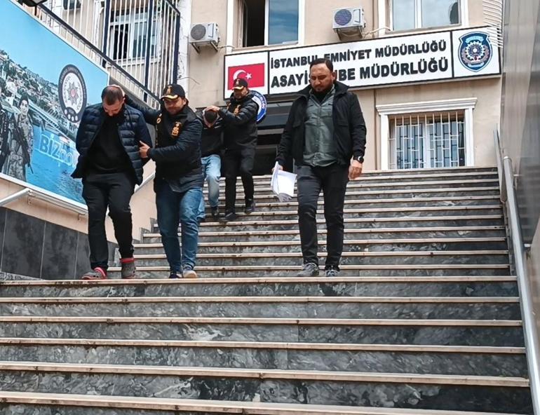 Küçükçekmecede kendilerini polis olarak tanıtıp 200 bin lira çaldılar