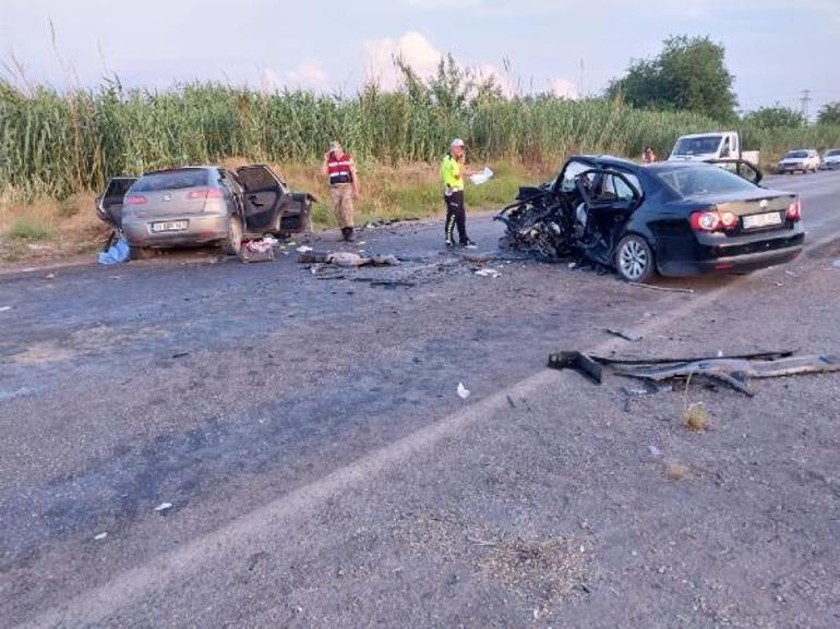 Hatayda iki otomobil çarpıştı: 2 ölü, 4 yaralı