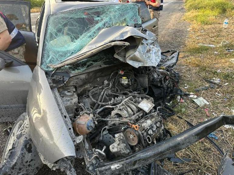 Hatayda iki otomobil çarpıştı: 2 ölü, 4 yaralı