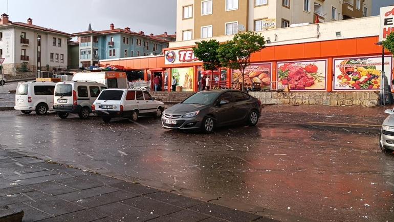 Gaziantep’te dolu ve sağanak etkili oldu
