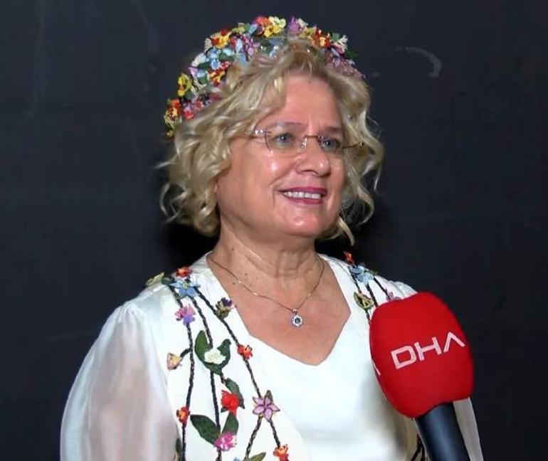 Depremzedeler için verilen konsere, bilet yerine yardım paketleriyle girdiler