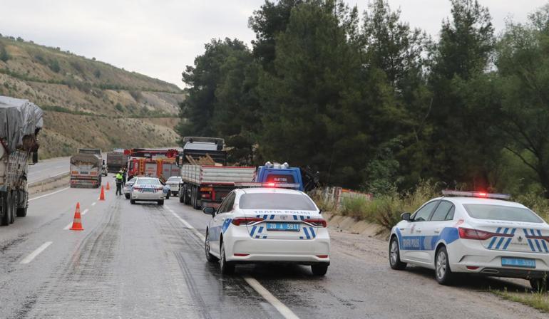 TIR karşı şeride geçip otomobili biçti: Anne-baba ile 2 çocuğu öldü
