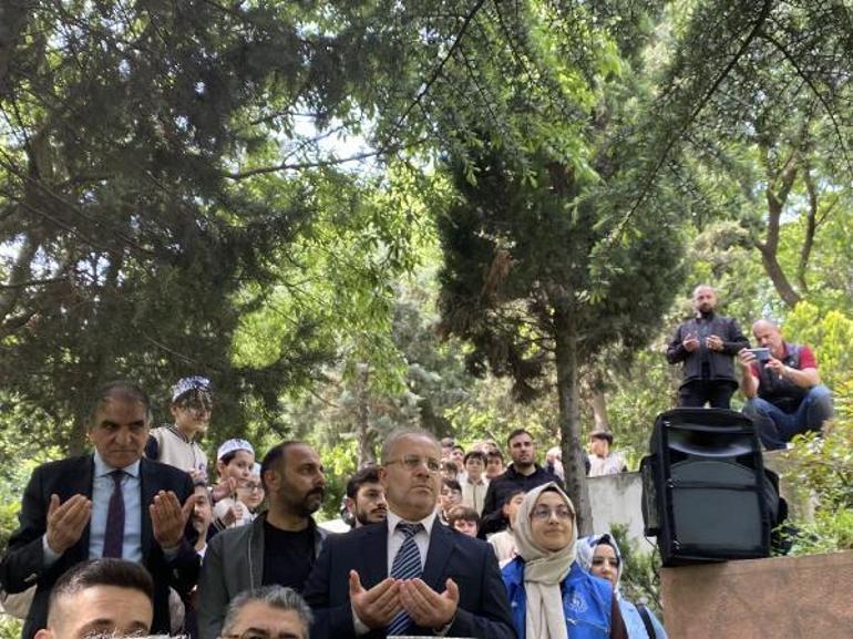 Necip Fazıl Kısakürek 40. ölüm yıldönümünde mezarı başında anıldı