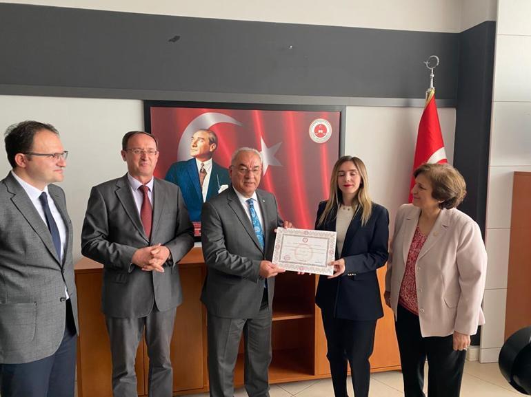 İstanbuldan seçilen 28. dönem milletvekilleri mazbatalarını almaya başladı