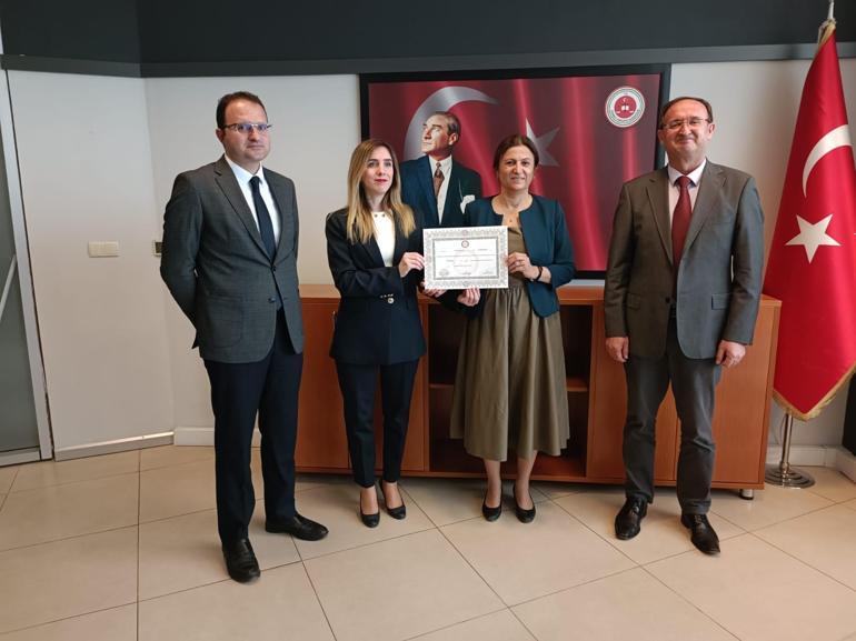 İstanbuldan seçilen 28. dönem milletvekilleri mazbatalarını almaya başladı