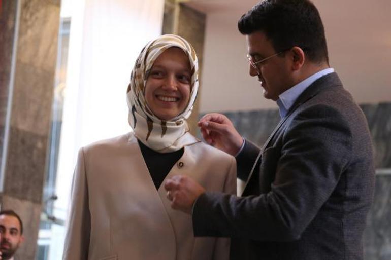 Meclisin en genç milletvekili kaydını yaptırdı