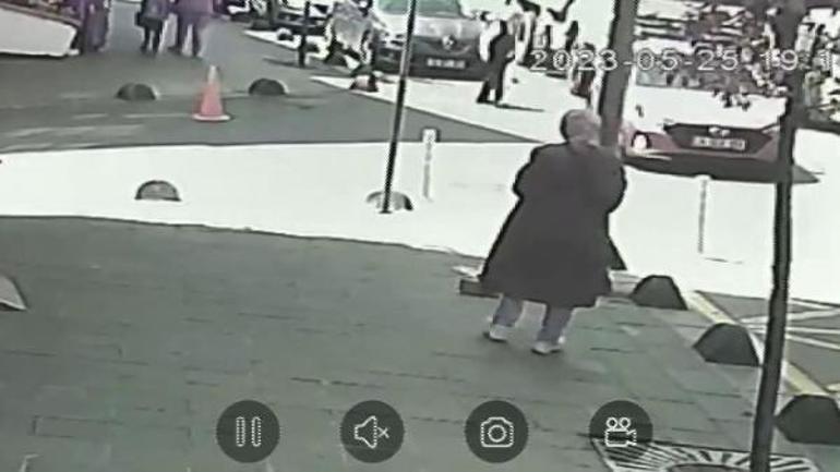 Bayrampaşa’da karşıdan karşıya geçmeye çalışırken hafriyat kamyonunun altında kaldı