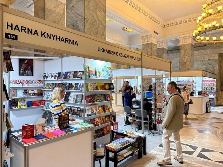 Olena Zelenska: Rusya 300 kütüphaneyi yok etti