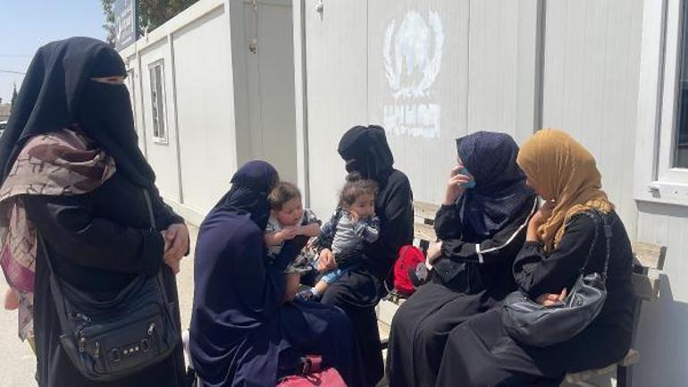 Akçakaledeki sınır kapısından günde 50 Suriyeli, ülkelerine dönüyor