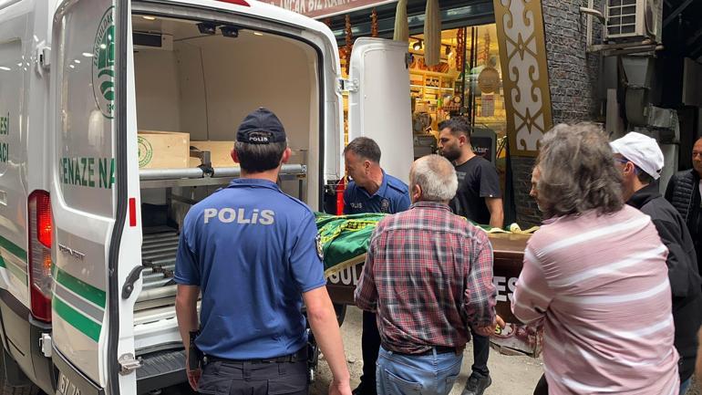 Elindeki tüfek ateş alınca boynundan vurulup öldü