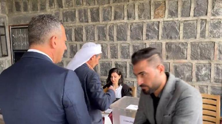 Şanlıurfa’da, oy sandığı muhtarın evine kuruldu