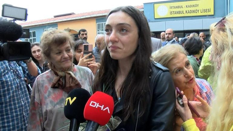 Oyuncu Merve Dizdar oyunu kullandı