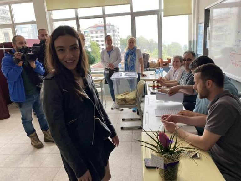 Oyuncu Merve Dizdar oyunu kullandı