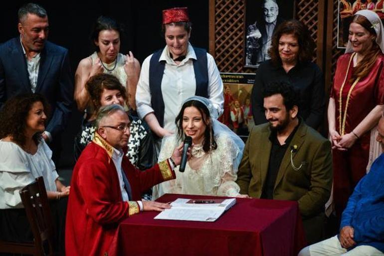 Tanıştıkları sahnede 13 yıl sonra dünyaevine girdiler