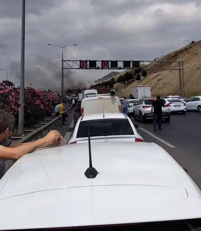 İzmirdeki Bayraklı Tünelinde TIRda yangın