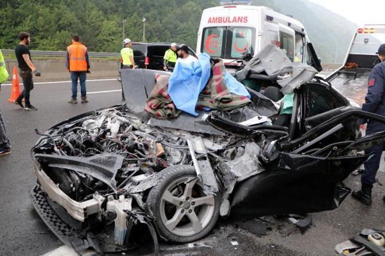Otoyolda aynı noktada 2 kaza: 3 yaralı