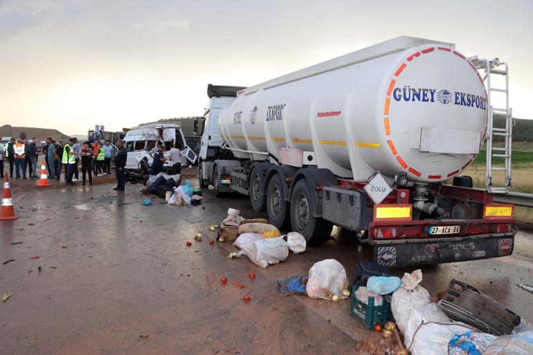 Gaziantep’te zincirleme kaza: 2 ölü, 20 yaralı