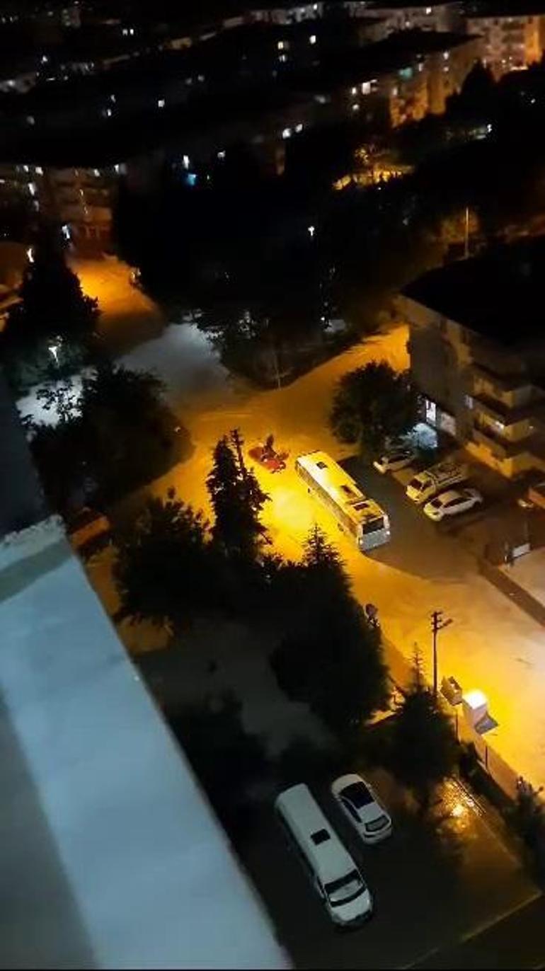 Ankarada sağanak; yollar göle döndü, ev ve iş yerlerini su bastı