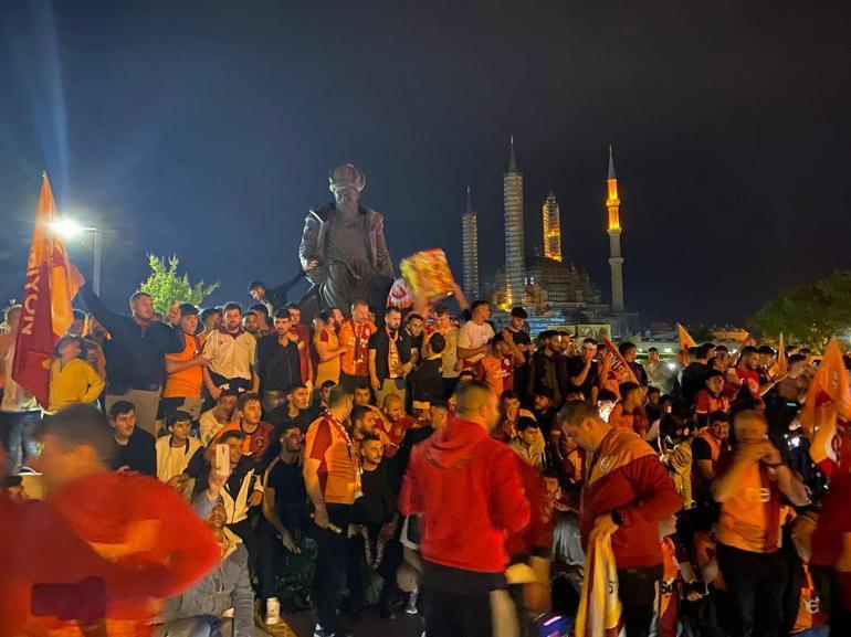 Galatasarayın şampiyonluğu tüm yurtta coşkuyla kutlandı