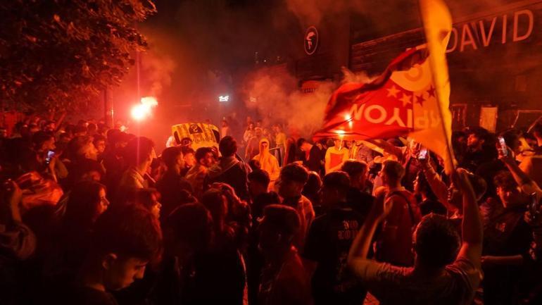 Galatasarayın şampiyonluğu tüm yurtta coşkuyla kutlandı