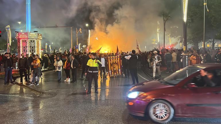 Galatasarayın şampiyonluğu tüm yurtta coşkuyla kutlandı