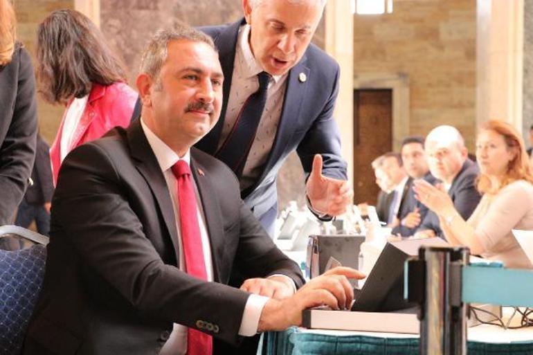 Abdulhamit Gül, milletvekili kaydını yaptırdı