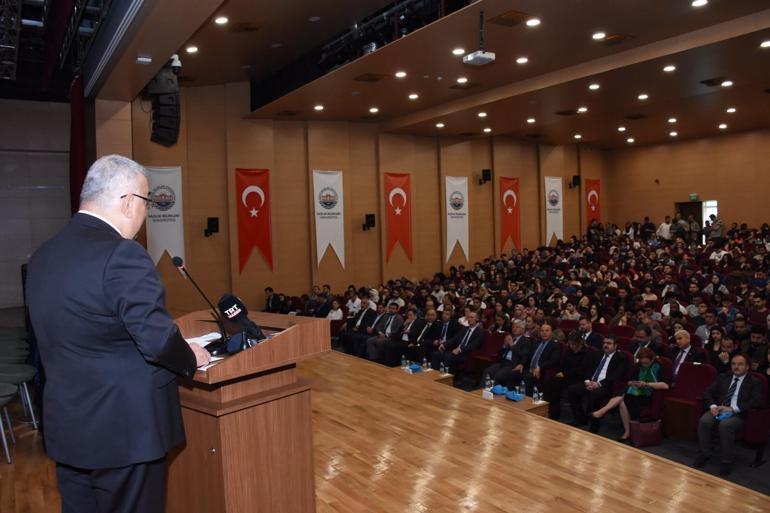 Pandemiye gösterdiğimiz ehemmiyeti tütün kullanımına karşı da göstermeliyiz
