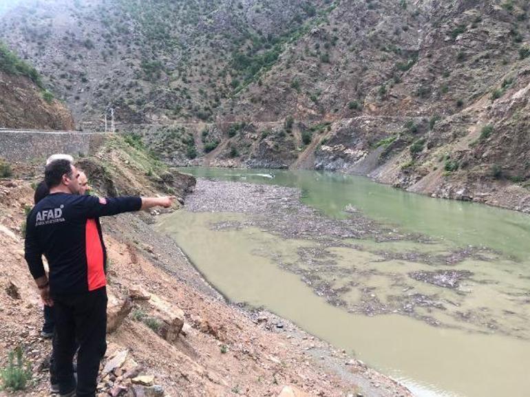 Çoruh Nehrine uçan kamyonun şoförünü arama çalışmalarında 10uncu gün