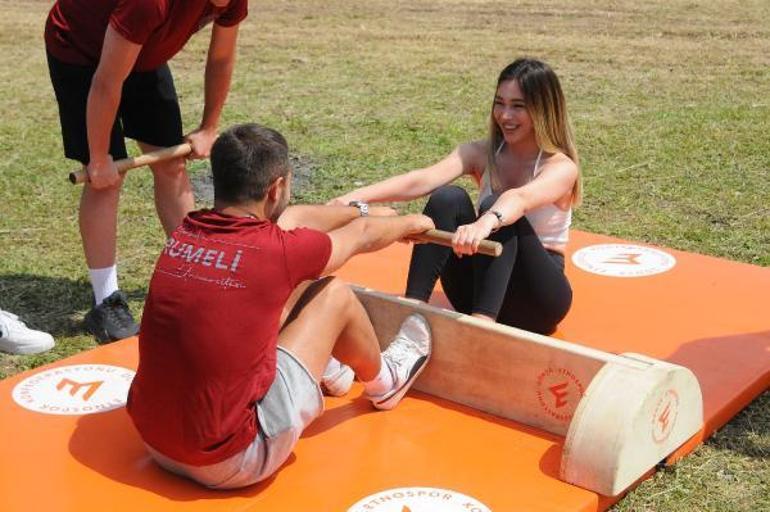 Gönüllü sporcular, özel gereksinimli bireylerle festivalde buluştu