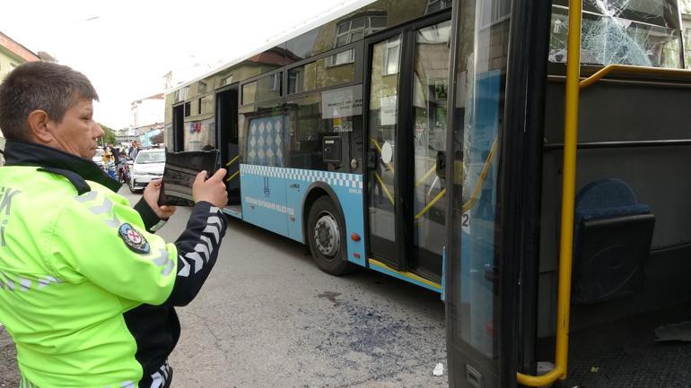 Erzurumda iki otobüs çarpıştı, 15 yolcu hafif yaralandı