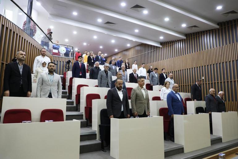 Tanju Özcan, Cumhurbaşkanı Erdoğan ile bozkurt heykeli sözünü tutacağını açıkladı