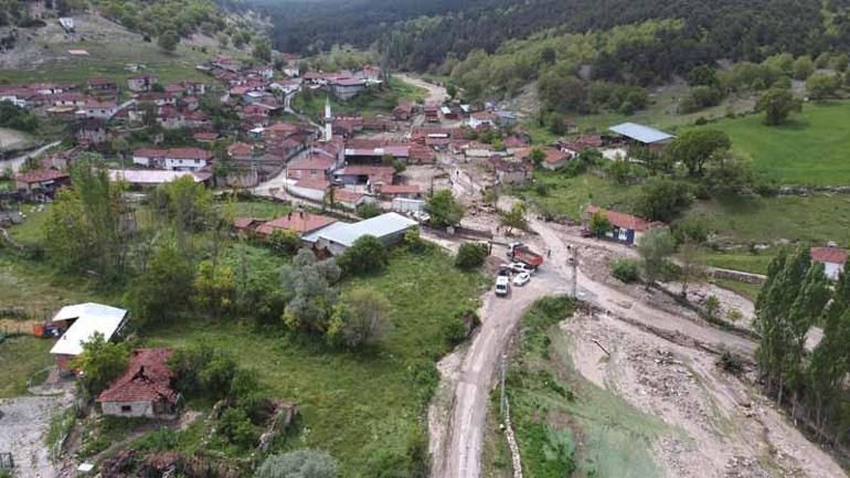 Seyitgazide sel suları çekildi, temizlik ve onarım başladı